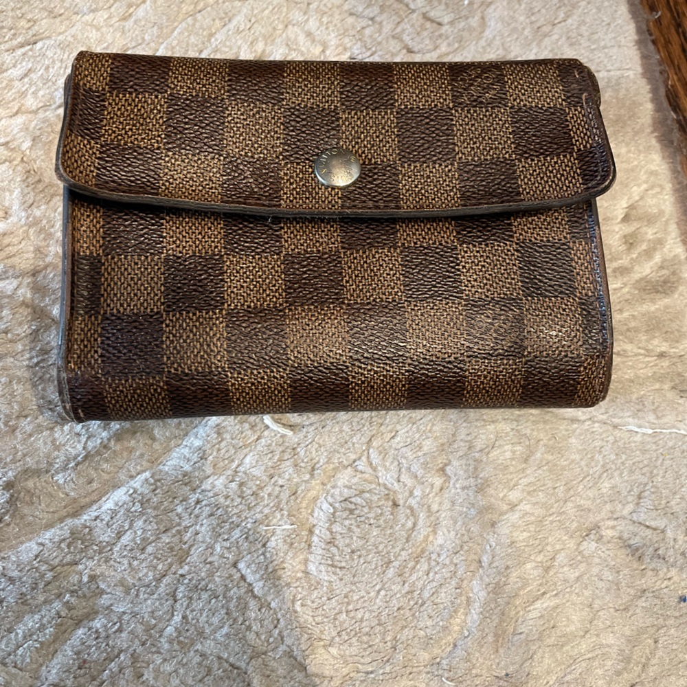 Authentic vintage Louis Vuitton Damier Wallet